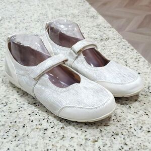 Comfort-Well by Beacon, Womans,Slip On. Hook and Loop Closure size 10W